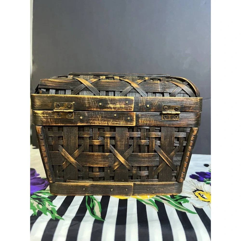 Vintage Woven‎ Wood Basket/ Box With Lid Hinged Lever Closure7x4x5  (2051)